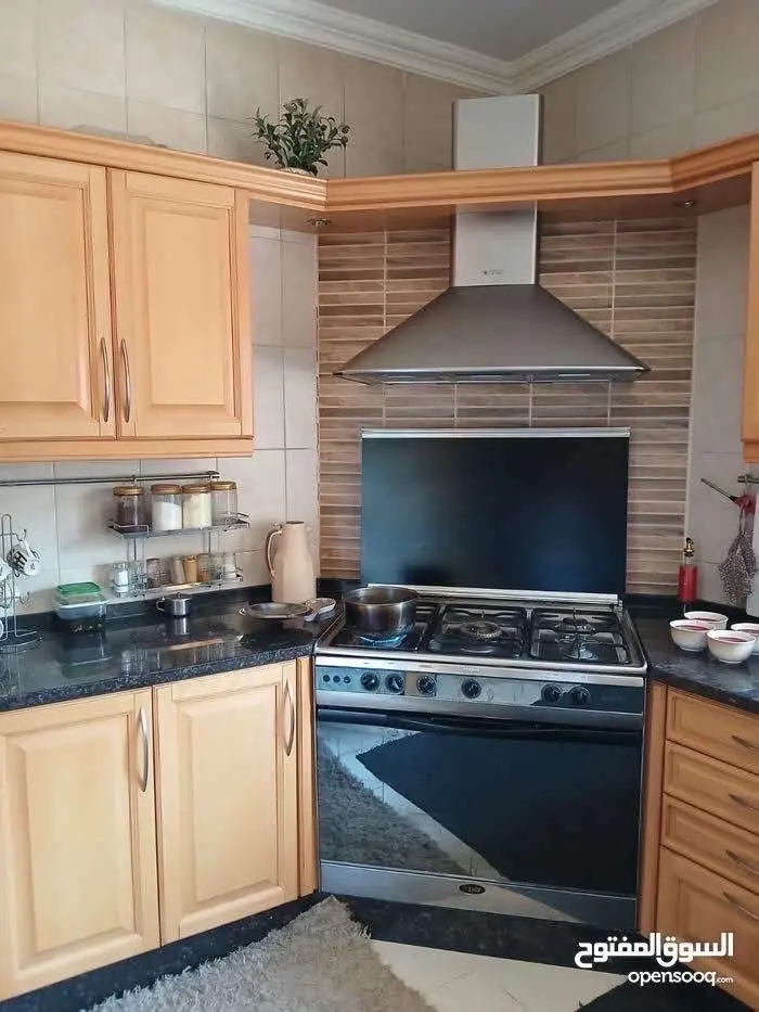 شقة ارضيه سوبر ديلوكس على مستوى الشارع في ارقى احياء الكماليه