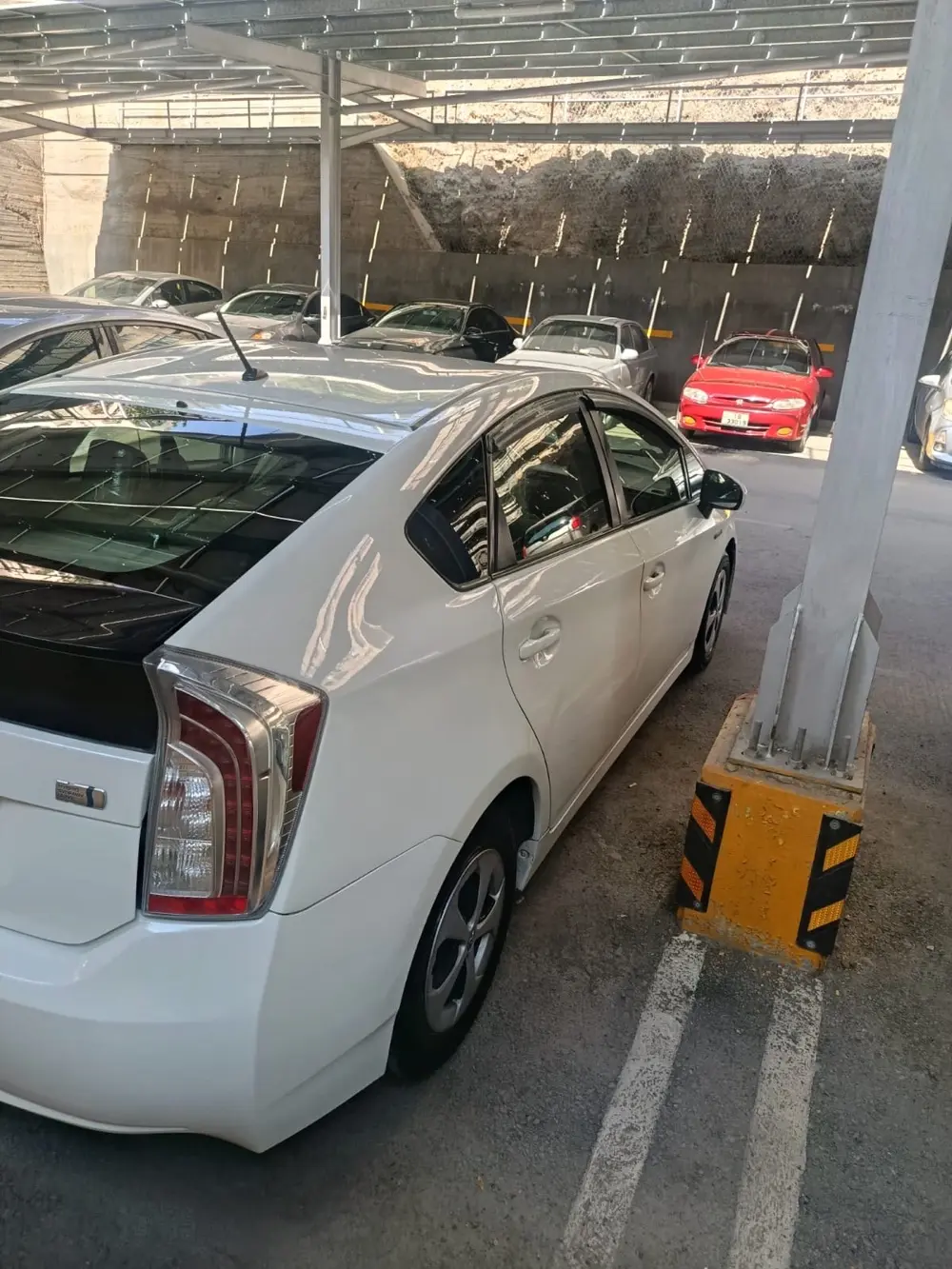 تويوتا بريوس 2015