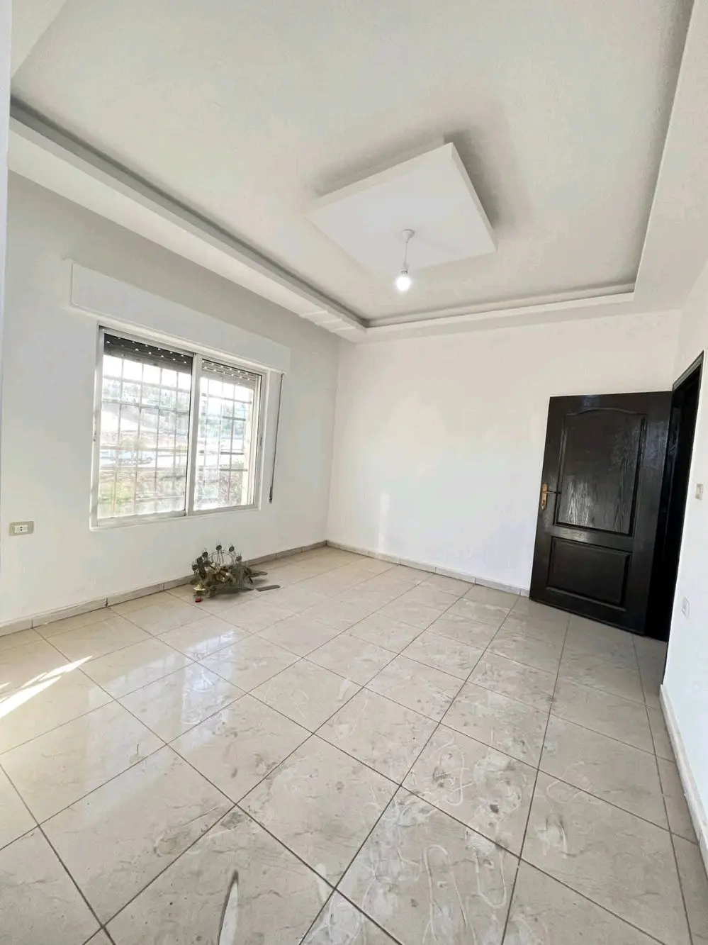 شقه طابق ثالث للبيع مساحه 120 م