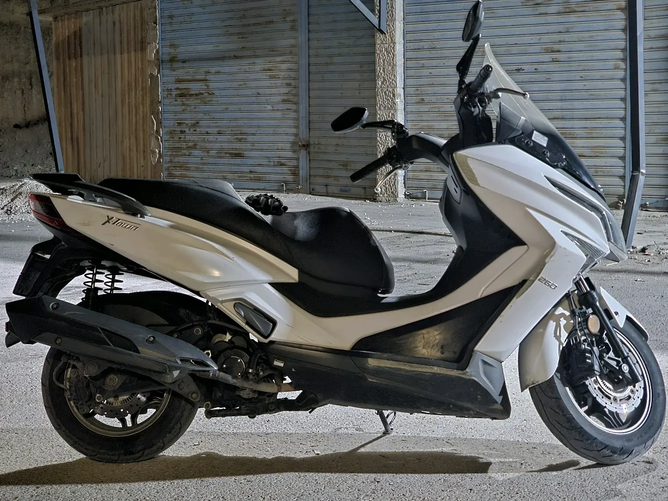 سكوتر كيمكو  xtown 250cc للبيع