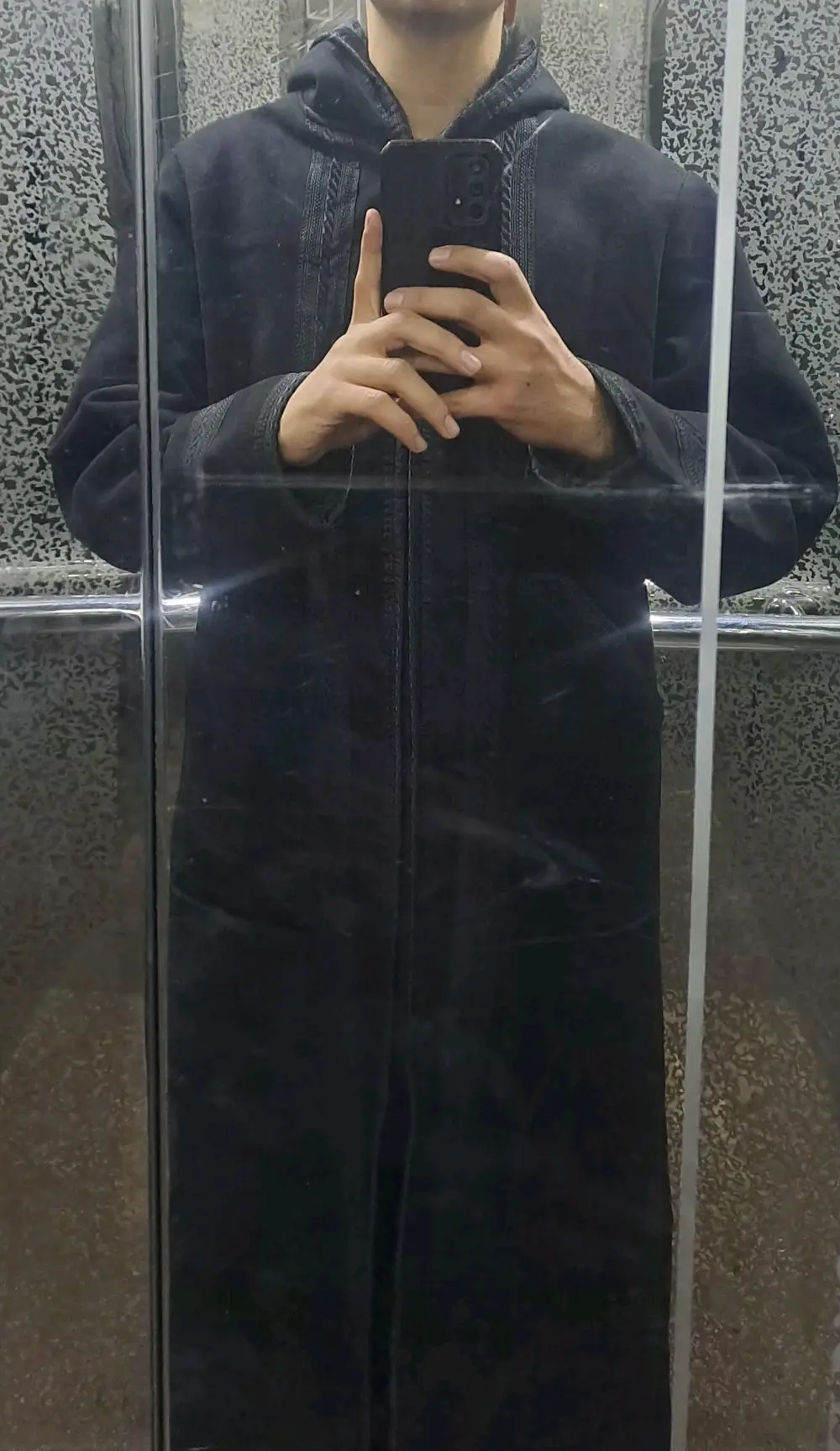 فروة رجالي جديدة  من شركة قفيشة الشهيرة نمرة 2 باللون الأسود الجميل ب14.99 دينار