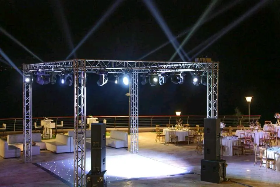 تجهيز و تنظيم جميع حاجيات الافراح والمناسبات والمؤتمرات والحفلات الخاصة والعامة