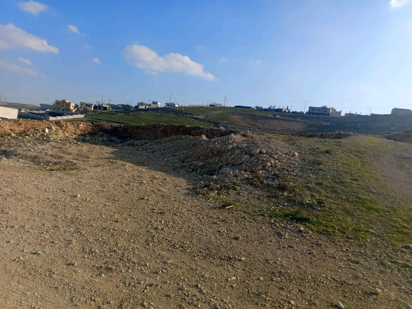 قطع اراضي للبيع مساحة 500 متر قوشان لكل قطعة