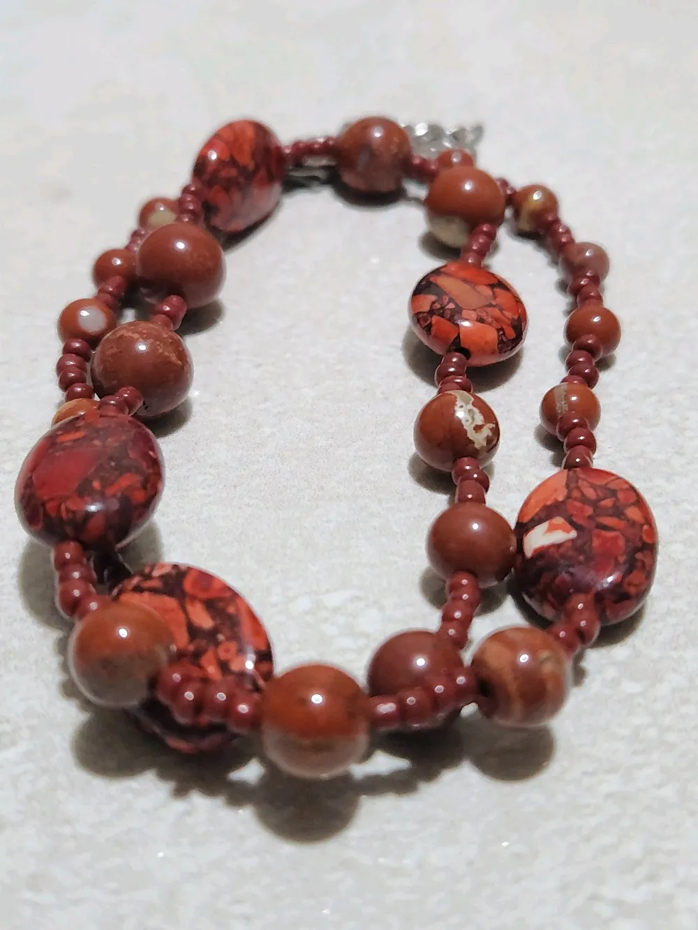 قلادة  طويلة مصنوعة يدويًا