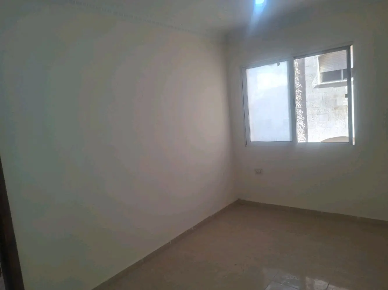 شقه للبيع كاش او بالتقسيط جديده غير مسكونه