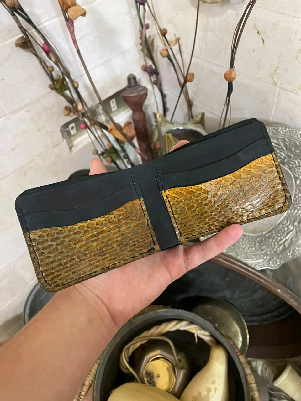 محافظ جلد طبيعي يدوي