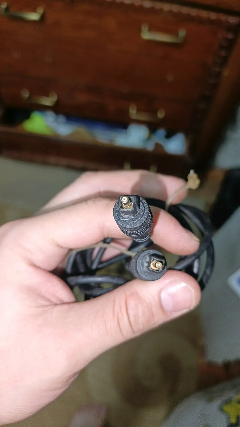 كيبلات و محولات و شواحن  للبيع