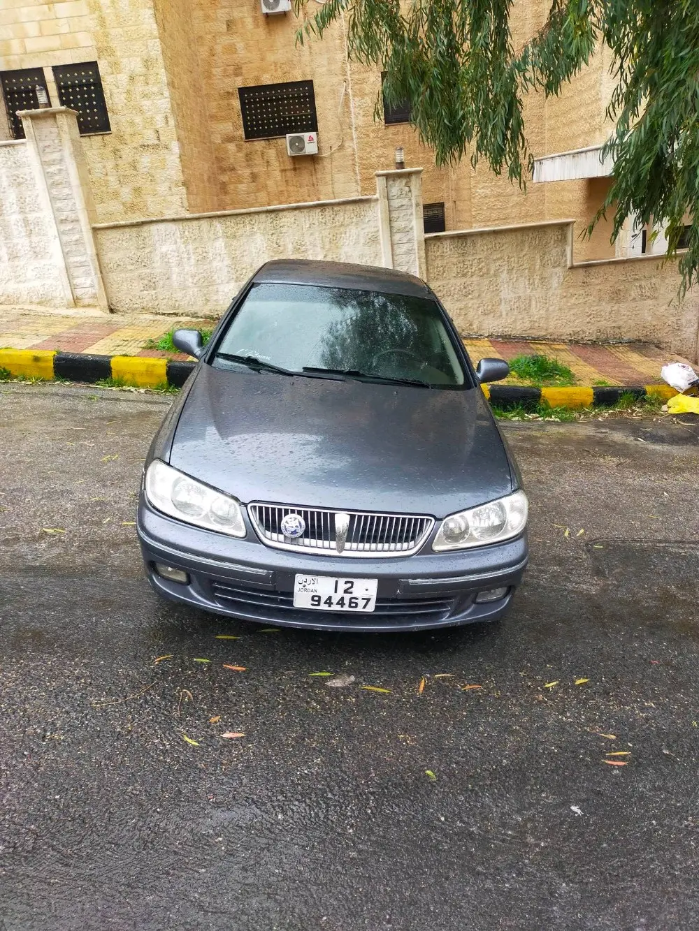 نيسان صني موديل ٢٠٠١ توماتيك للبيع