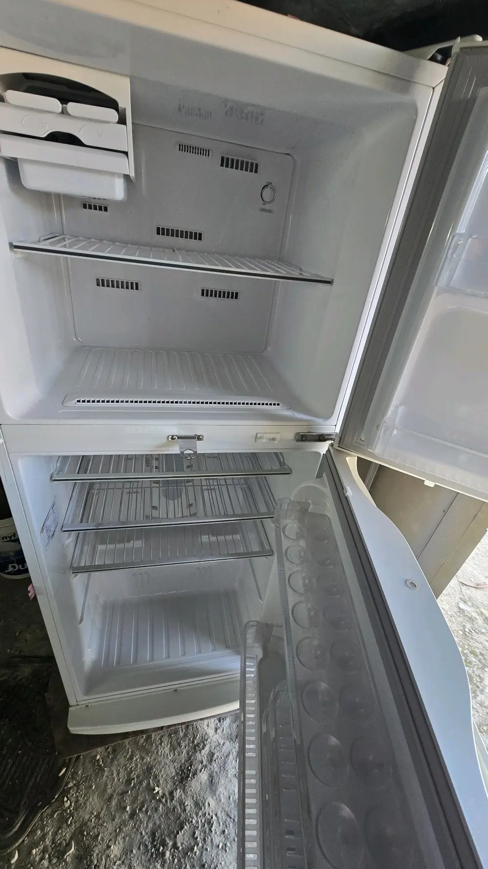 ثلاجة سامسونج متوسطة