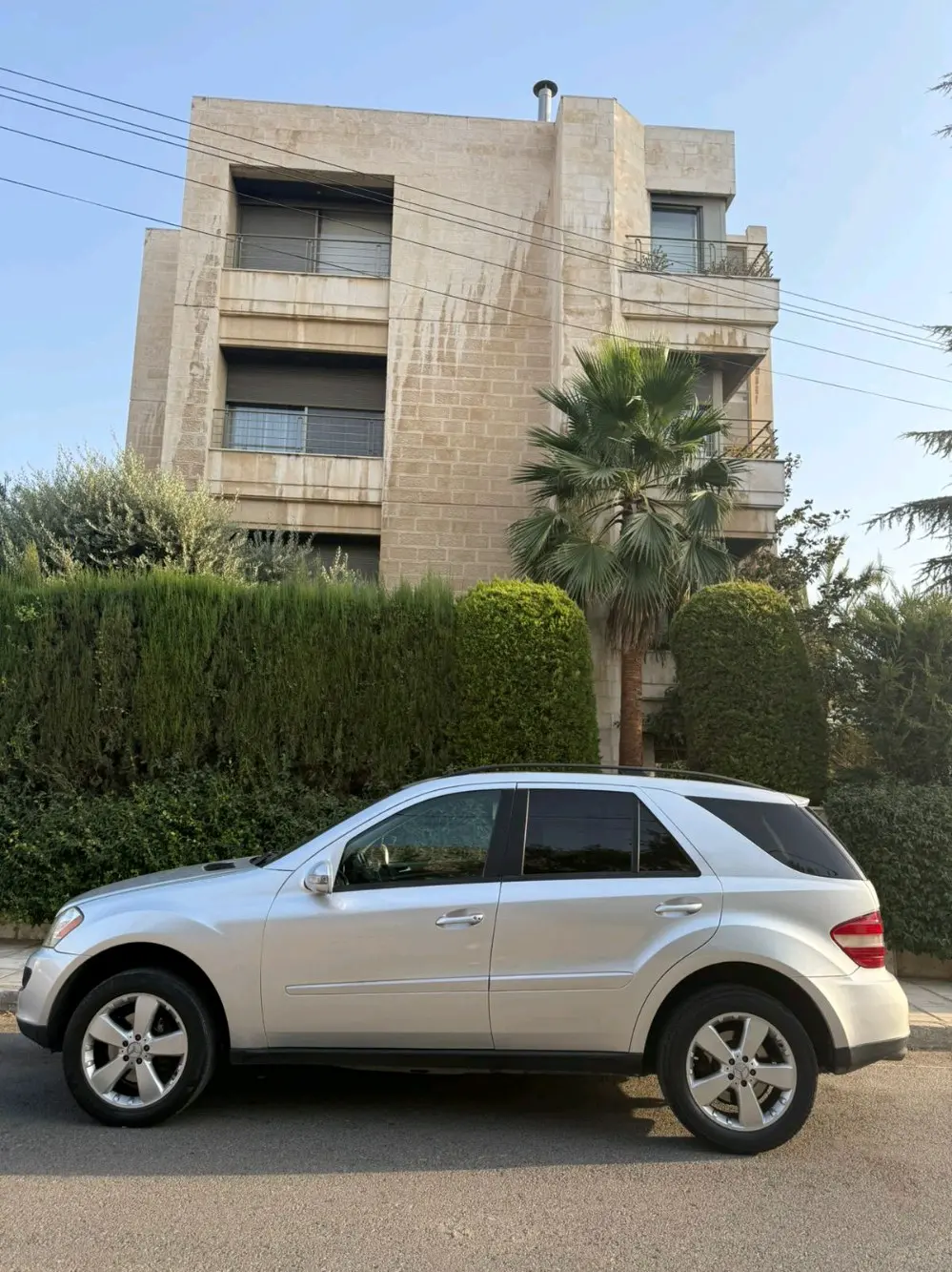 Mercedes Benz ML350مرسيدس ML350 موديل 2006 بحالة ممتازة جدًا من الداخل والخارج، س