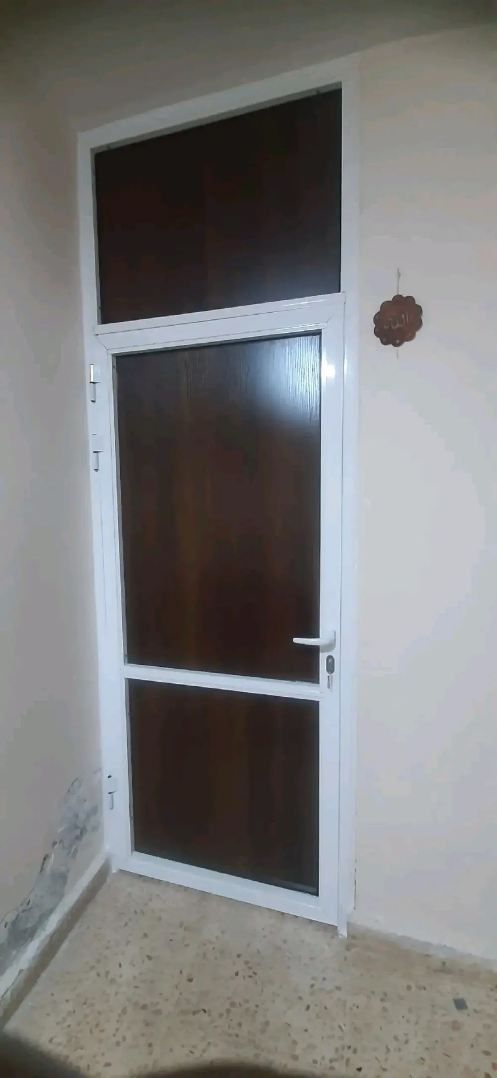 صيانة وتفصيل شبابيك وابجورات ومطابخ