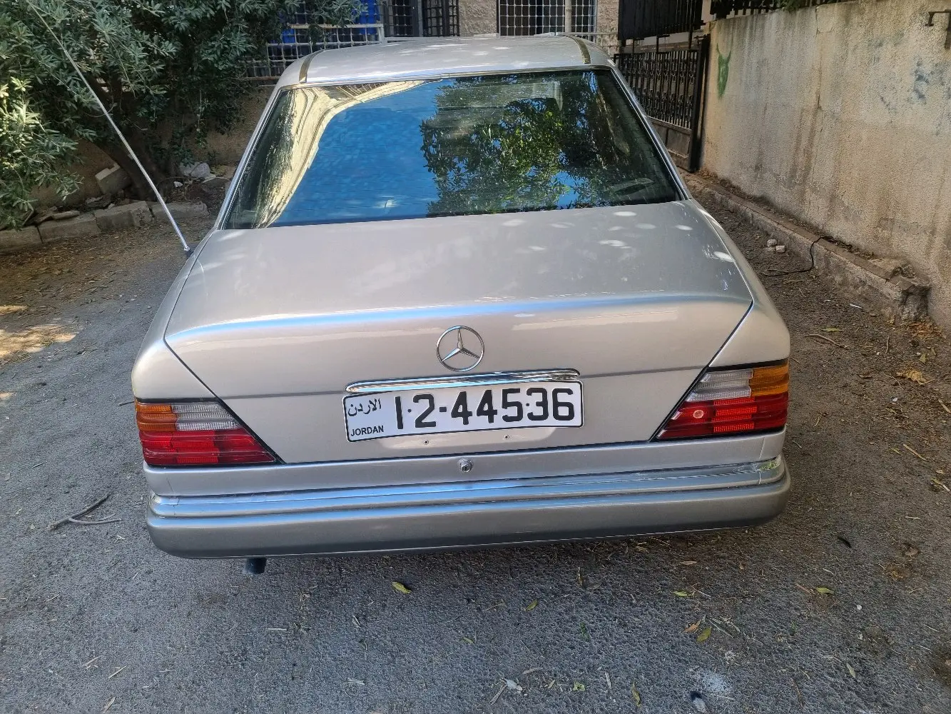 مرسيديس بطة ٩٣