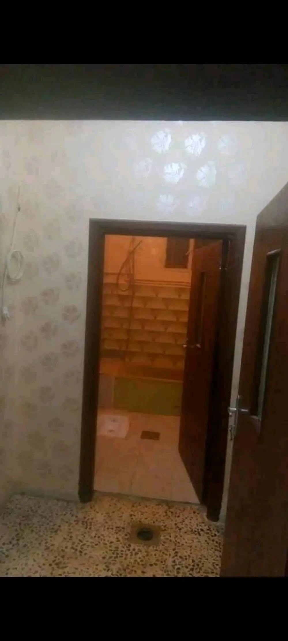 شقه للبيع السلط الصافح بالقريب من ديوان الرشايده