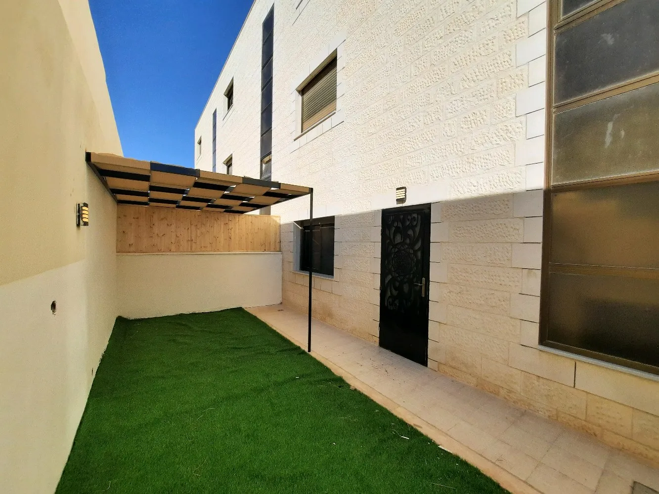 فلل متلاصقة للبيع في شفابدران