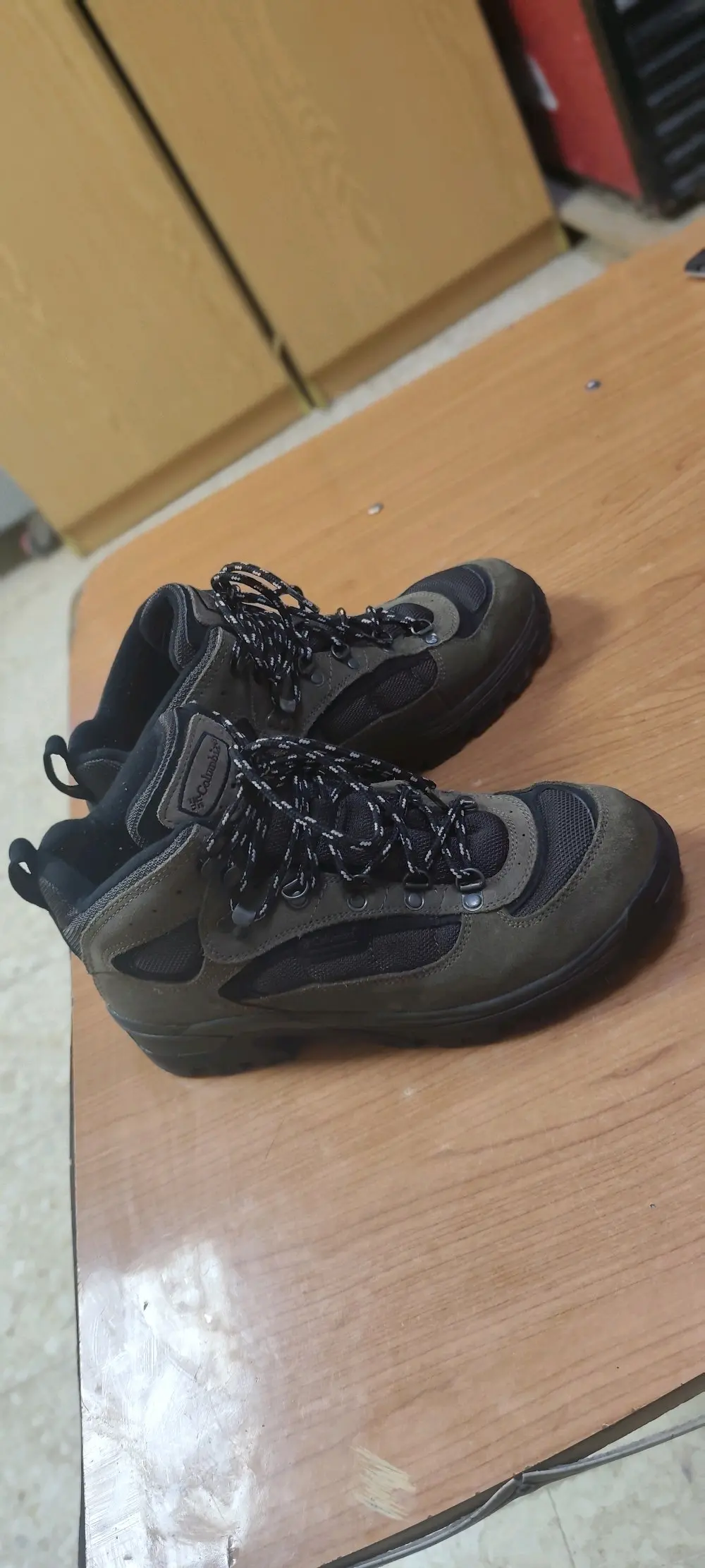 احذية تمبرلاند وكولومبيا اصلي بحال الوكالة