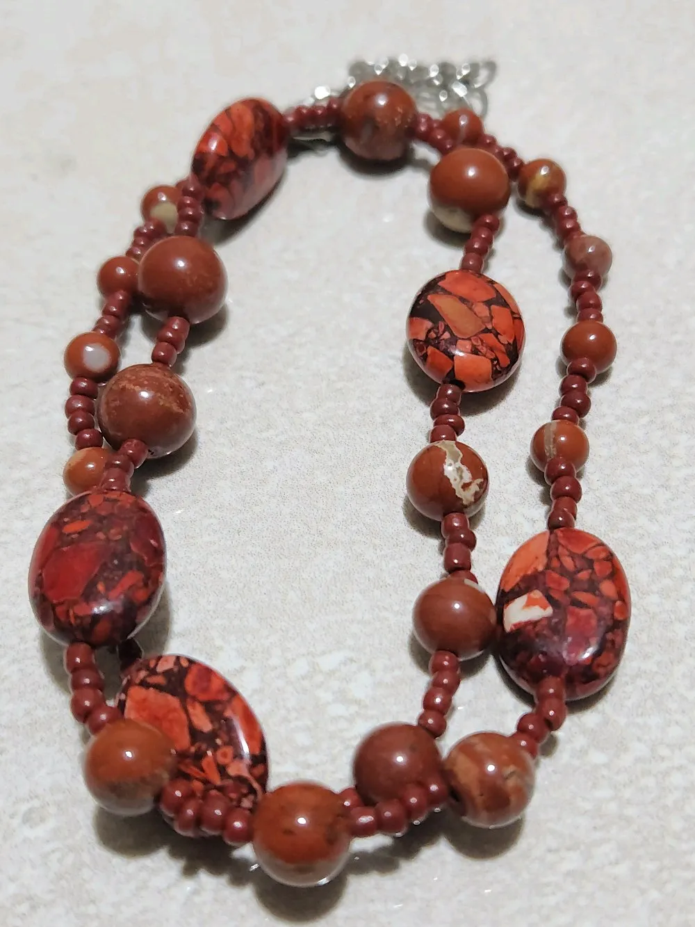 قلادة  طويلة مصنوعة يدويًا