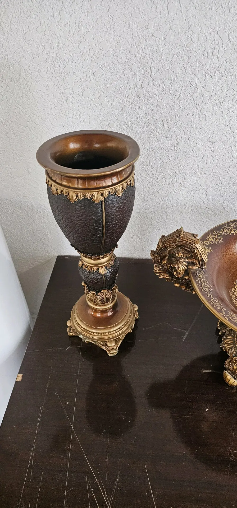 تحف فنية كلاسيكية فاخرة بطراز أوروبي أنيق – قطع ديكور مميزة للبيت أو المكتب تحف