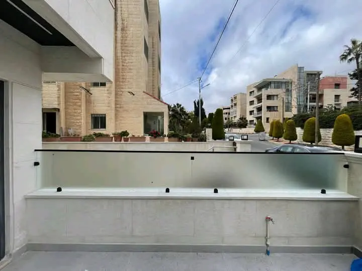 زجاج سيكوريت 10 ميلي  شورات واجهات زجاجية
