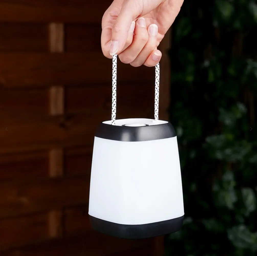 تيبل لامب  يعمل البطاريات