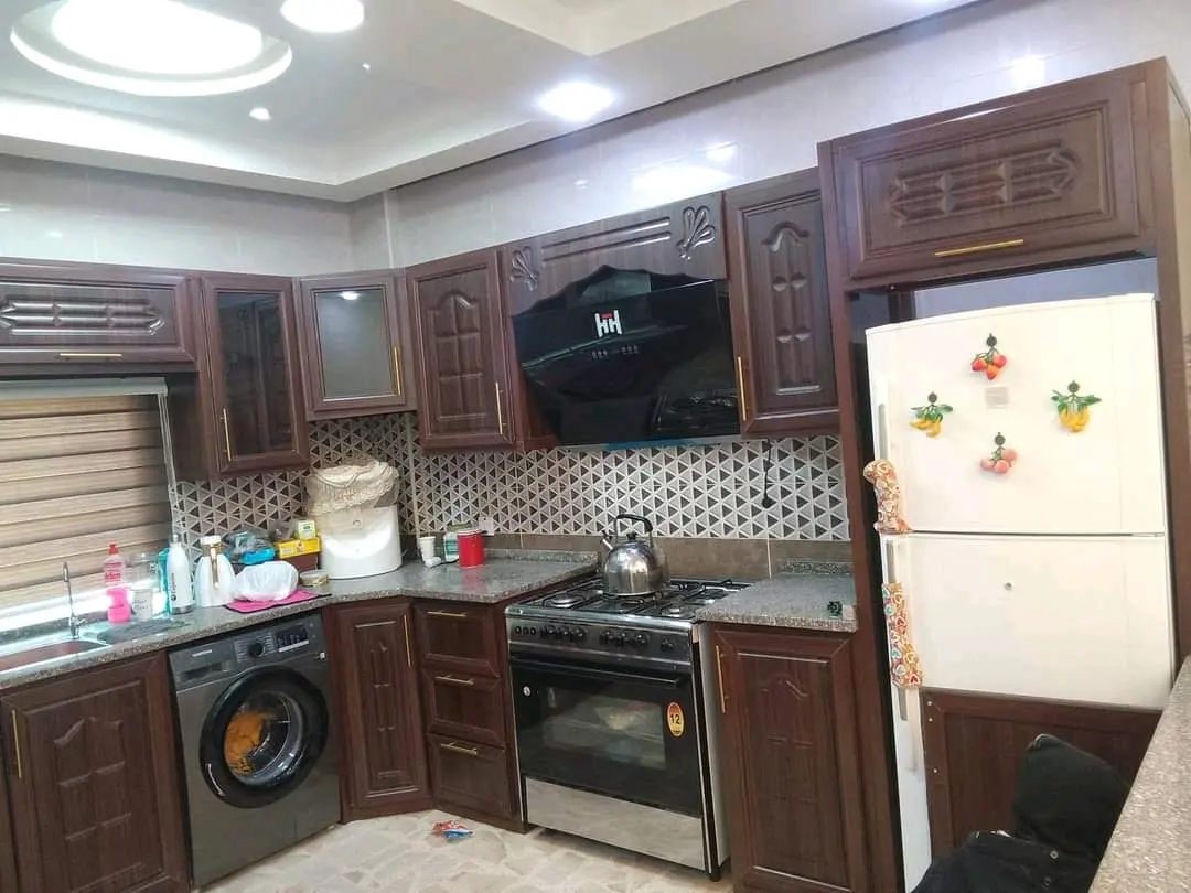 تفصيل مطابخ المنيوم وشبابيك واباجورات وصيانه اباجورات ومناخل