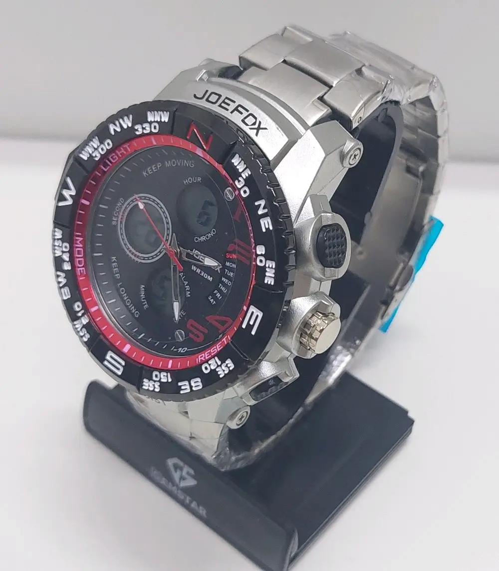 ساعة لون سلفر جديدة بالكرتونة