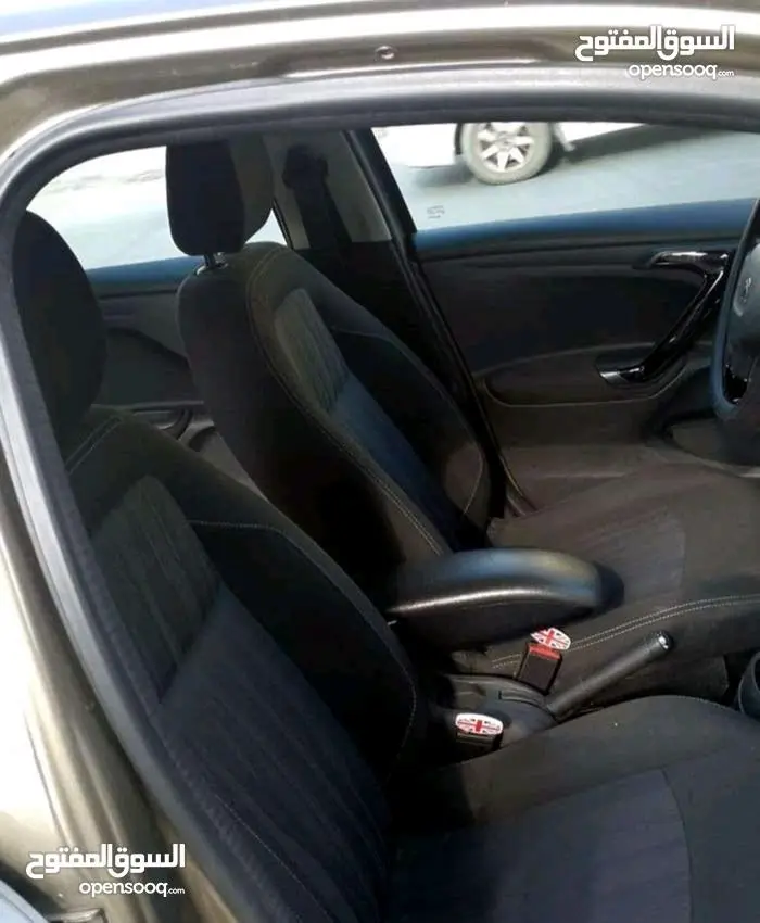 Pegueot 301 بيجو ٣٠١ بحالة ممتازه وارد الوكاله الأردنيه موديل ٢٠١٧ فحص كامل