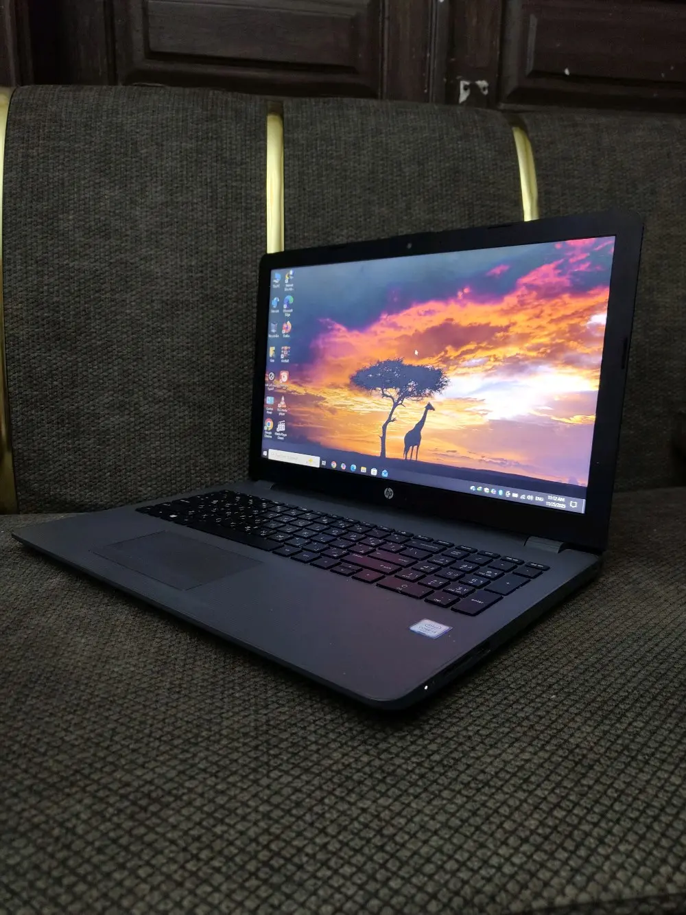 لابتوب اتش بي كور اي٣ جيل سادس مواصفات ممتازة جدا للبيع