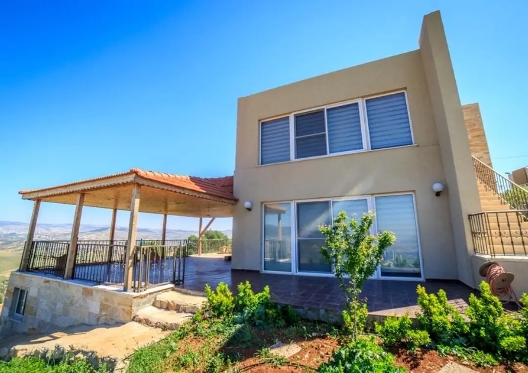 فيلا في كمباوند