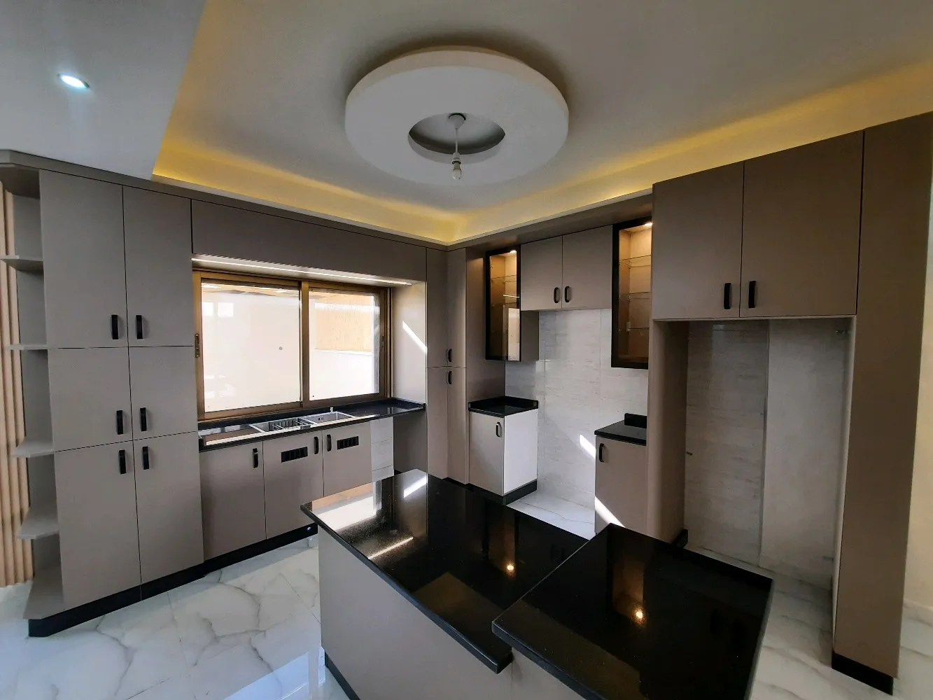 فلل متلاصقة للبيع في شفابدران