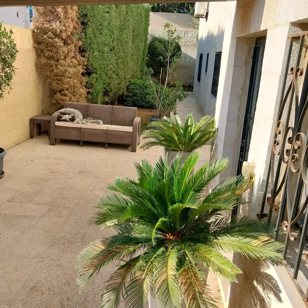 شقه ارضيه للبيع في الرونق