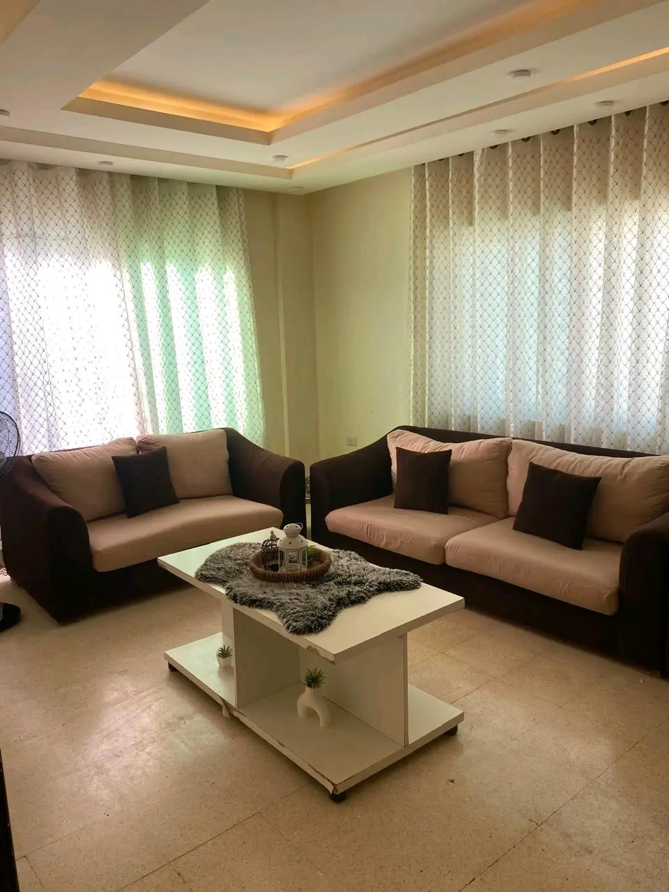 عماره منطقه عمان جبل المناره ٤ طوابق مع روف مسطح الف متر مساحه الارض ٥٣٥ متر مكو