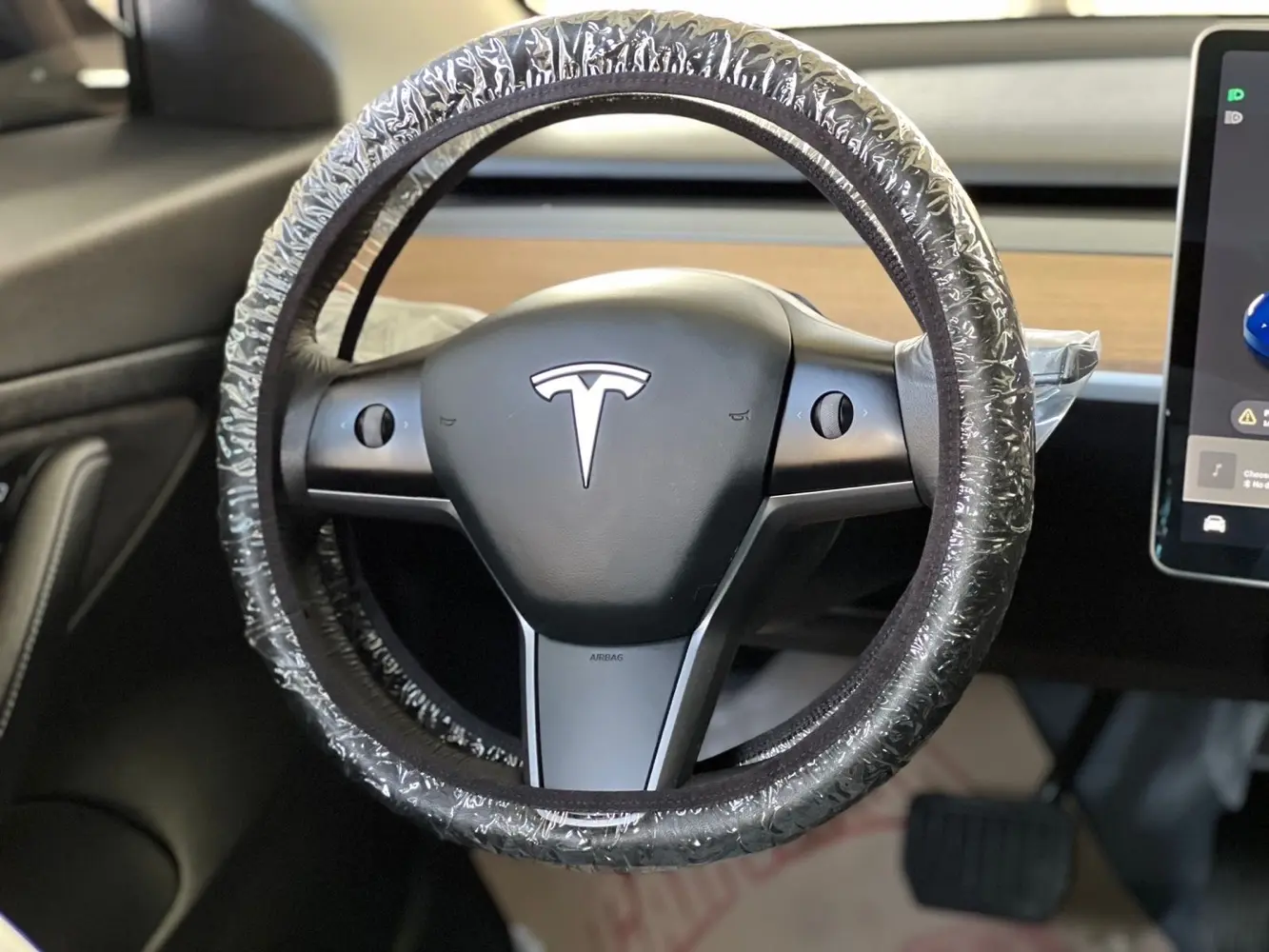 تيسلا مودل 3 موديل 2021 اللون الخارجي ازرق  اللون الداخلي اسود الفحص  4 جيد