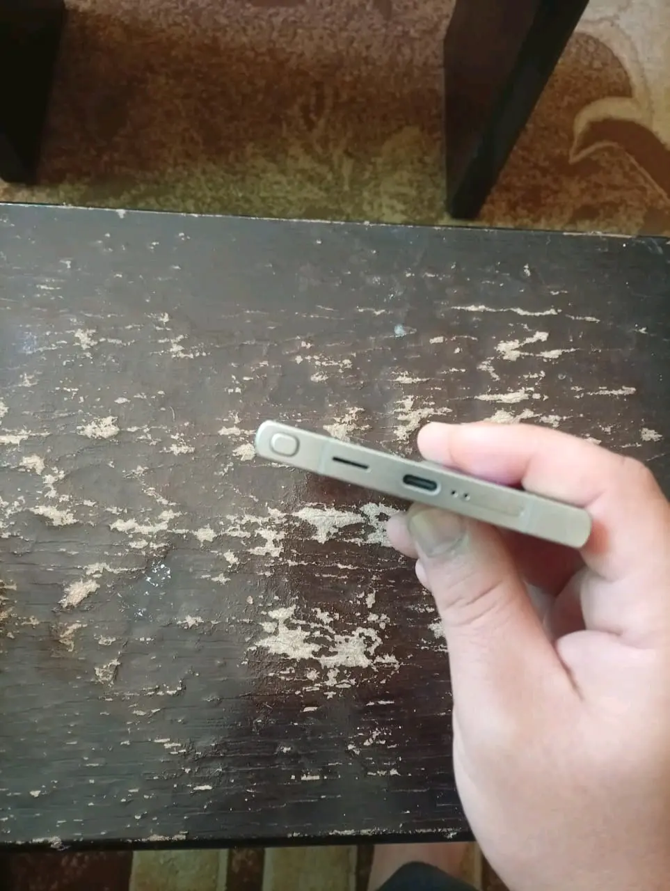 جالكسي s24ultra ذاكرة 256 مع 12 رام لون تيتانيوم وارد شرق اوسط