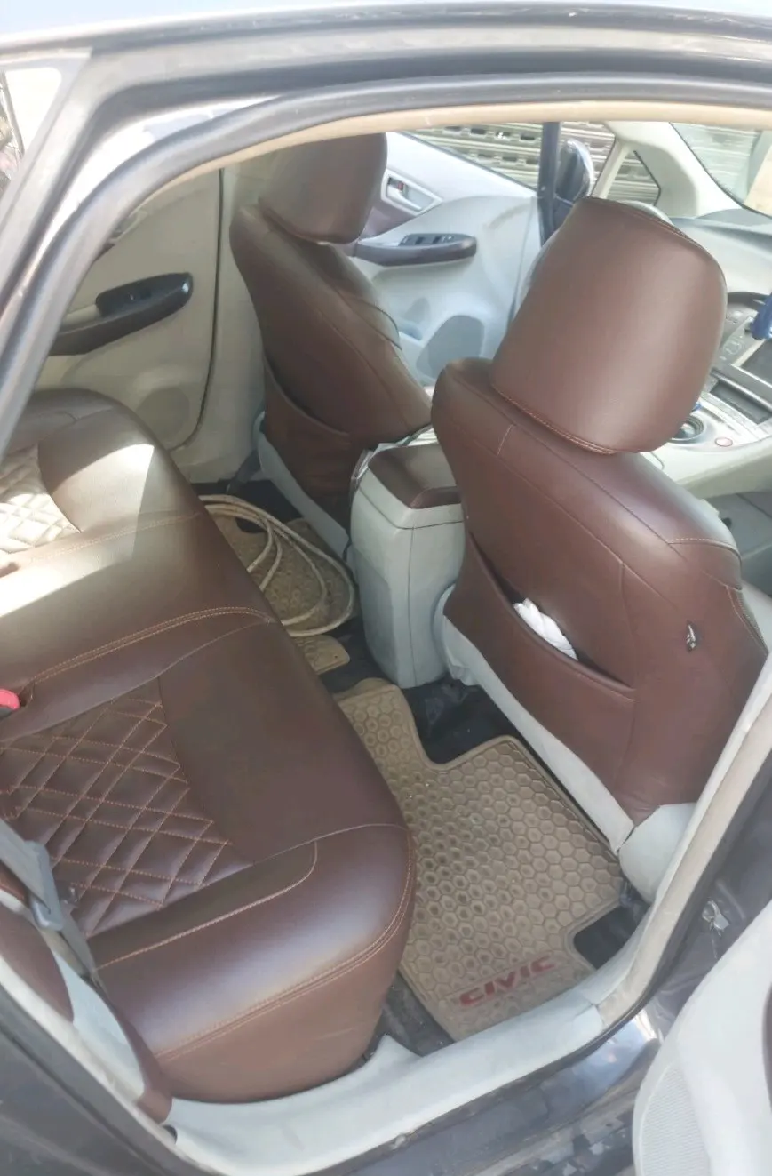 تويوتا بريوس للبيع