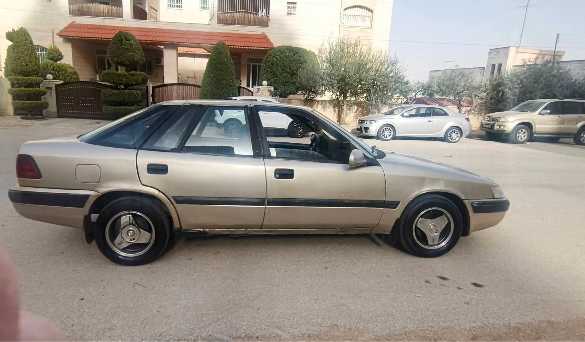 سيارة للبيع المستعجل