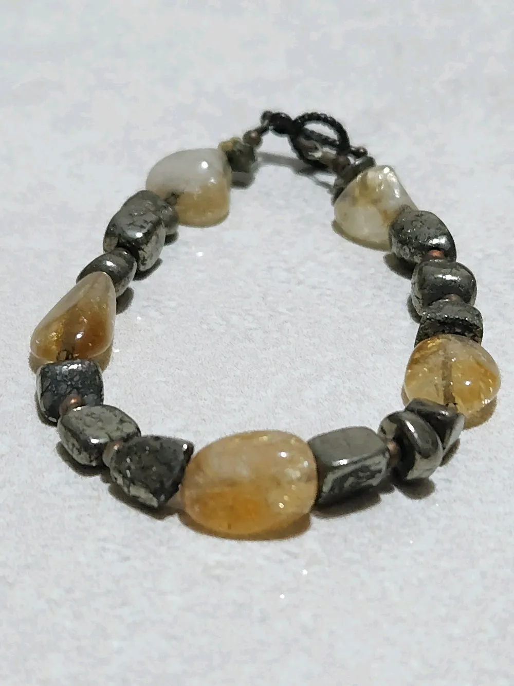 سوار  من السترين الطبيعي والبيريت