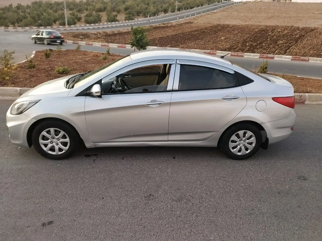 هيونداي اكسنت 2015 لون سلفر ماتور 1600 فحص 3 جيد