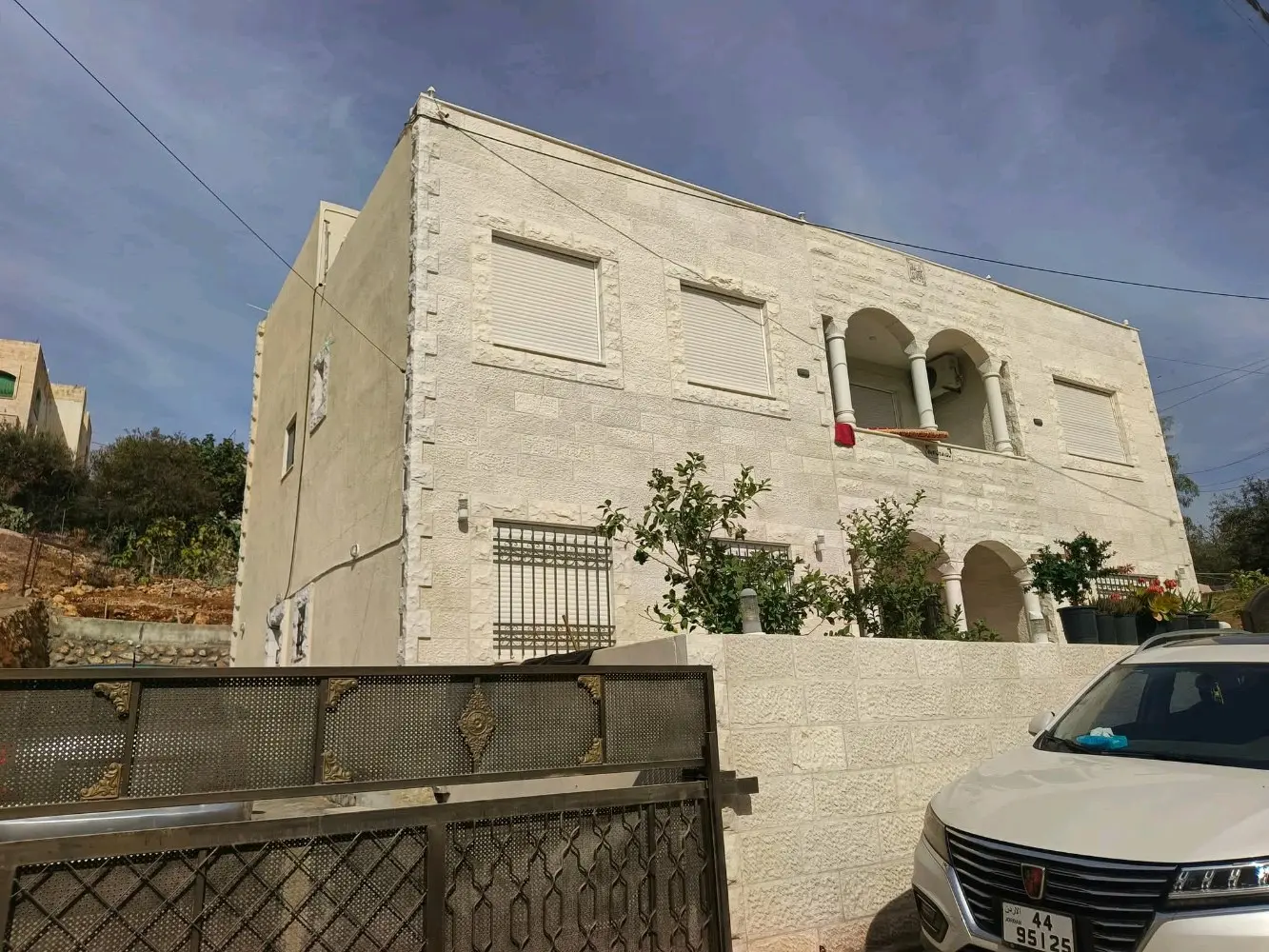 منزل مستقل للبيع السلط البقعان ١٦٠ الف سعر نهائي  للاستفسار ٠٧٧٢٢٤٥٨٨٨