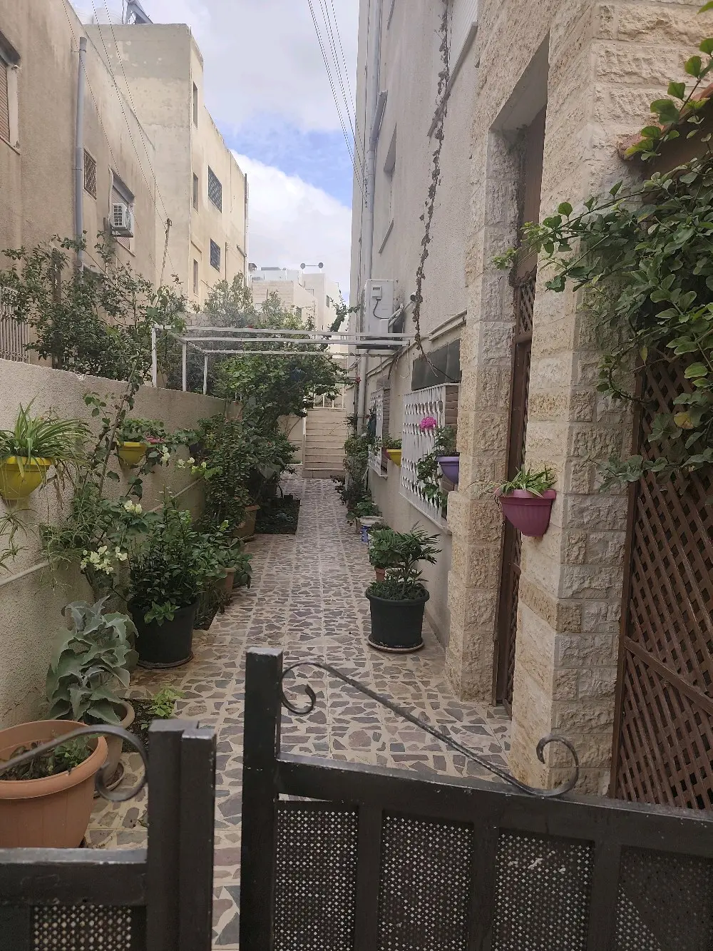 عمارة للبيع في طبربور