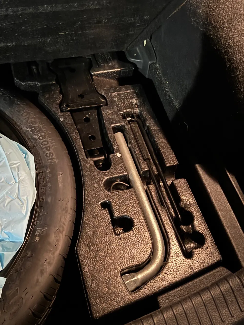 E-Golf Premium SEL 2019 اعلى صنف واعلى فئة كامل المواصفات - تشغيل بصمة + رادار