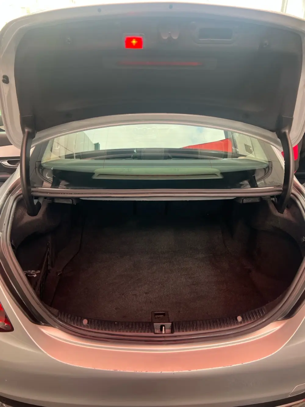 مرسيدس C200 موديل 2020 بحالة الوكالة ( للبيع )