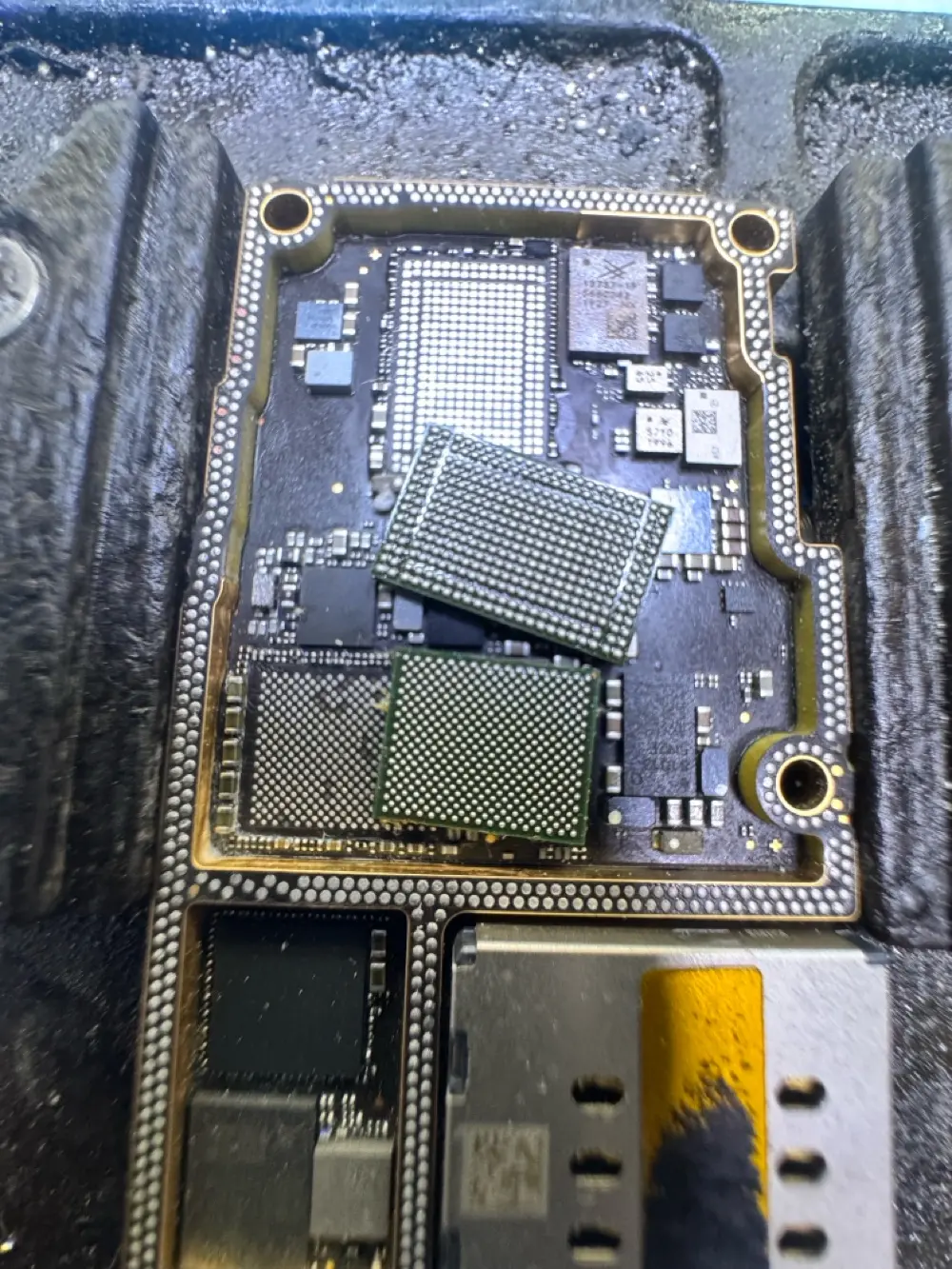 صيانة جميع اجهزة الموبايل والايباد والتابلت