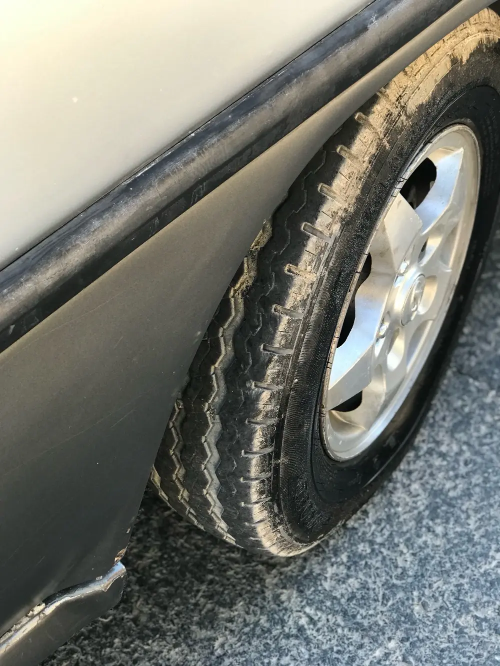 H100 للبيع 2001