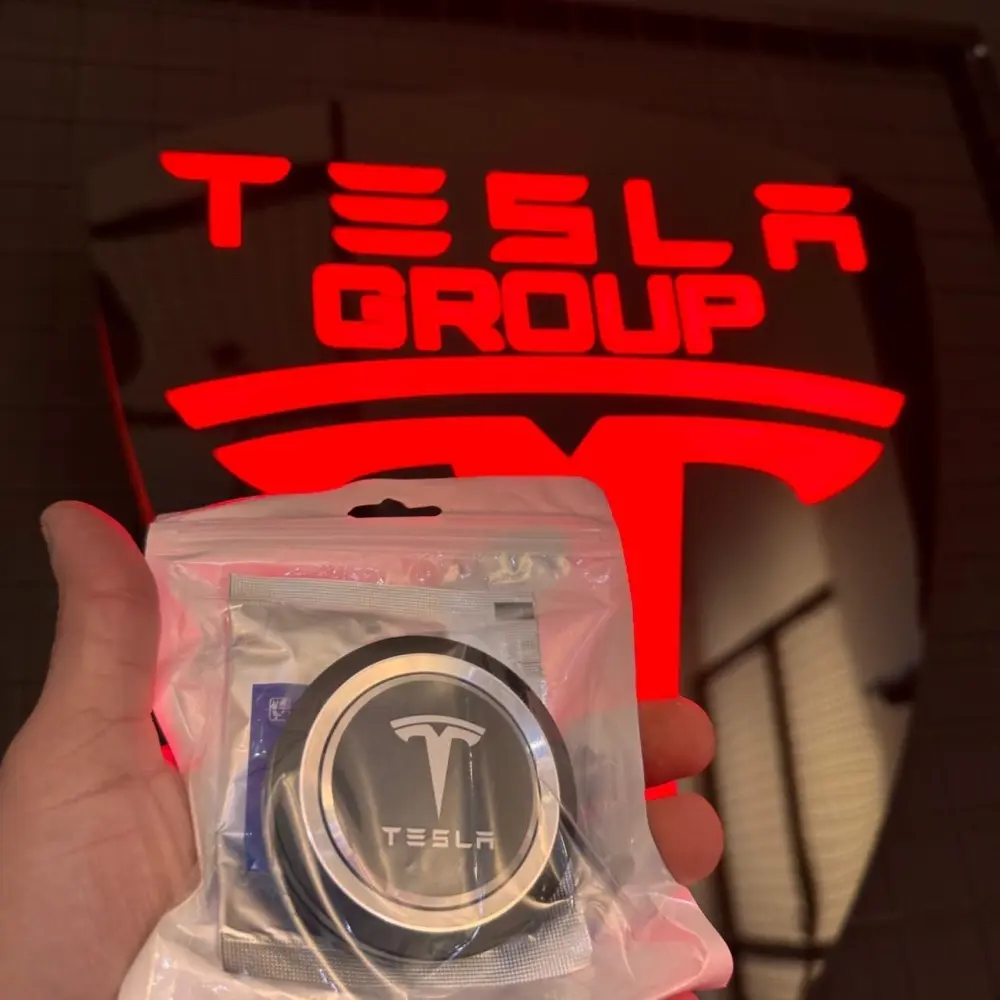 اكسسوارات سيارات تسلا