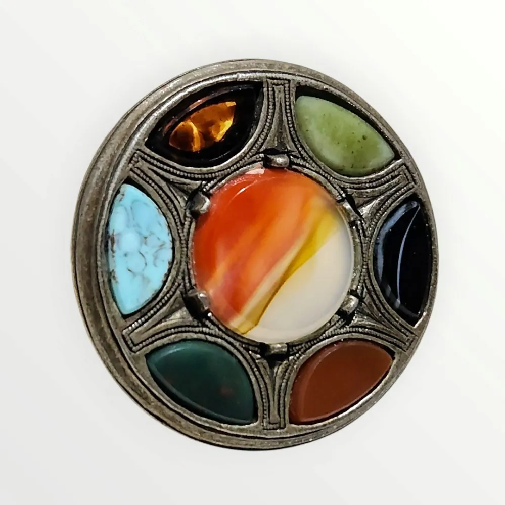 دبوس بروش اسكتلندي