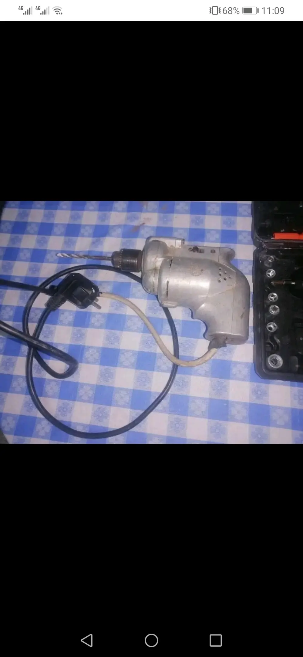 معدات يديوية ومروحتين للبيع بسعر مغري