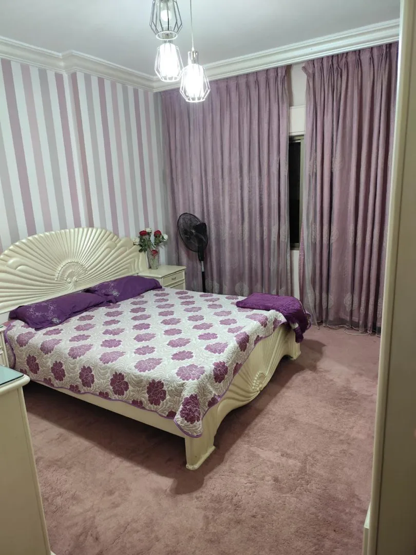 شقة طابق ارضي مع روف للبيع