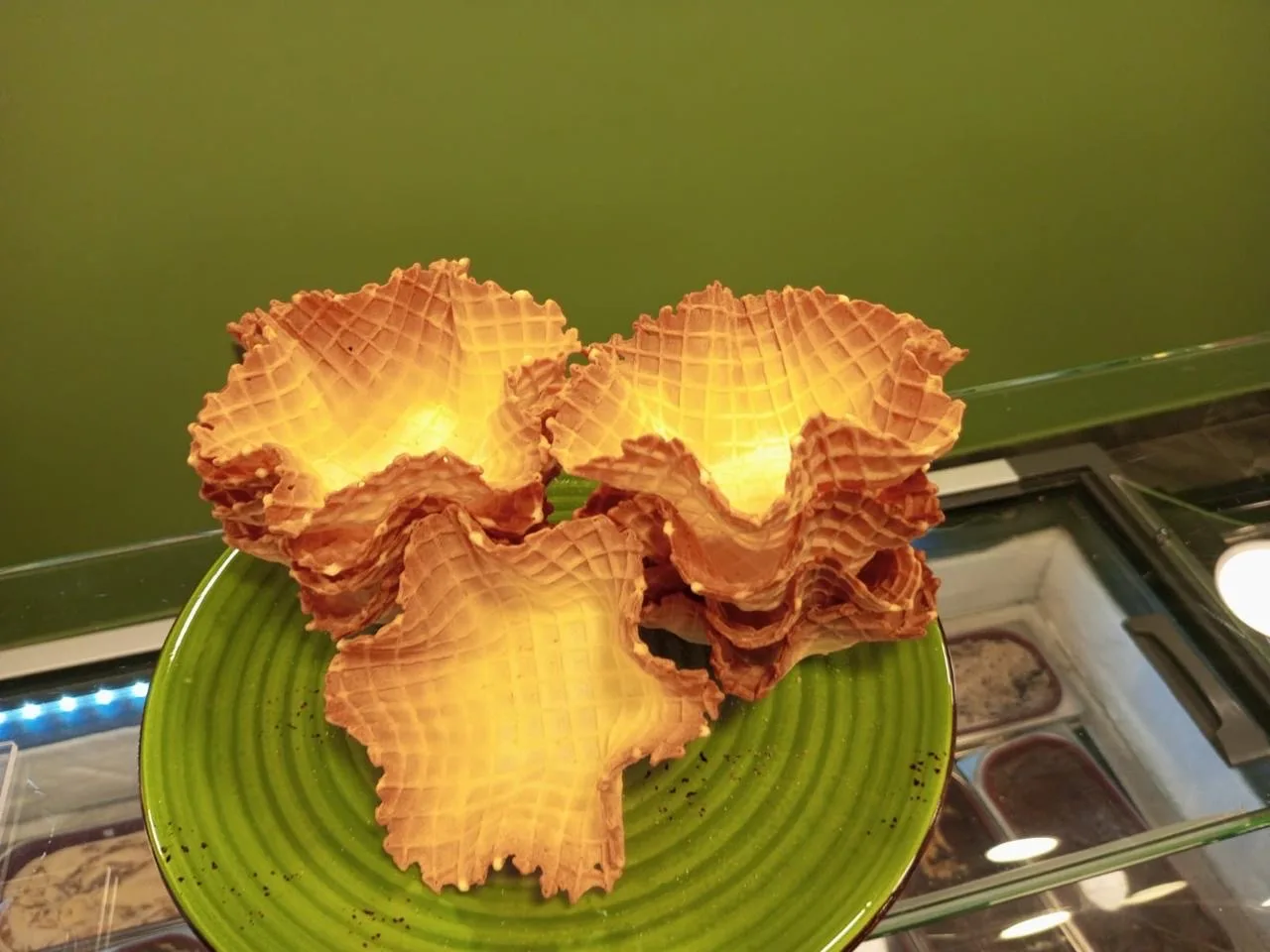 يتوفر لدينا جميع اصناف بسكويت البوظة المحلى بأعلى جودة وطعم