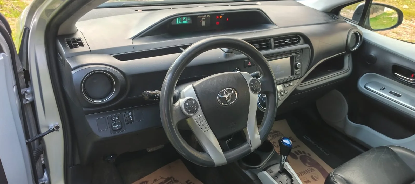 تويوتا بريوس C فل كامل اعلى صنف