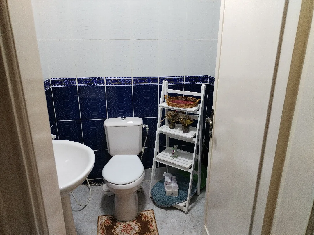 شقة للبيع مدخل مستقل في اربد جنوب المستشفى التخصصي